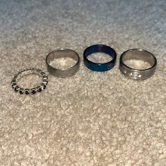 Assorted Rings - Picture 4 of 4